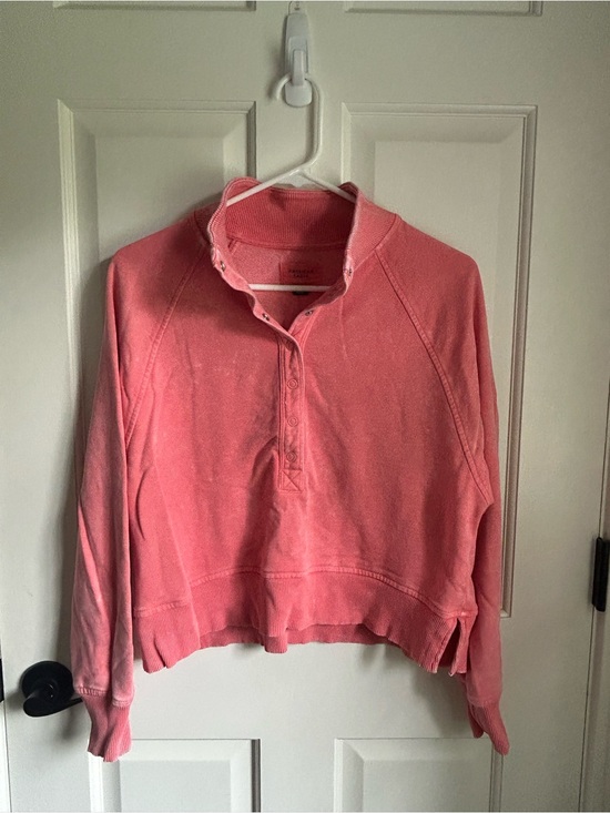 American Eagle Outfitters Tops - American Eagle Acid Washed Coral Sweatshirt